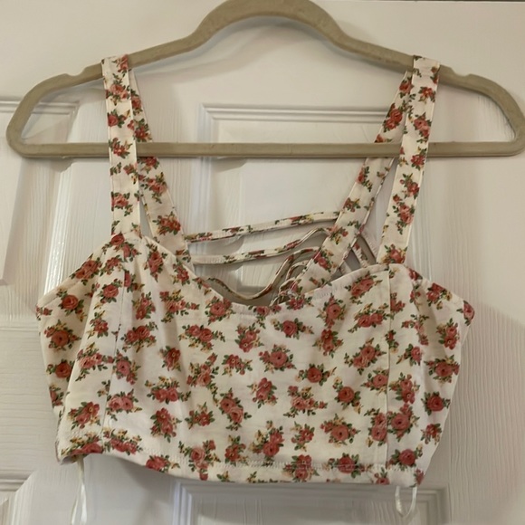 Cecico Tops - Floral Crop Top - Size M